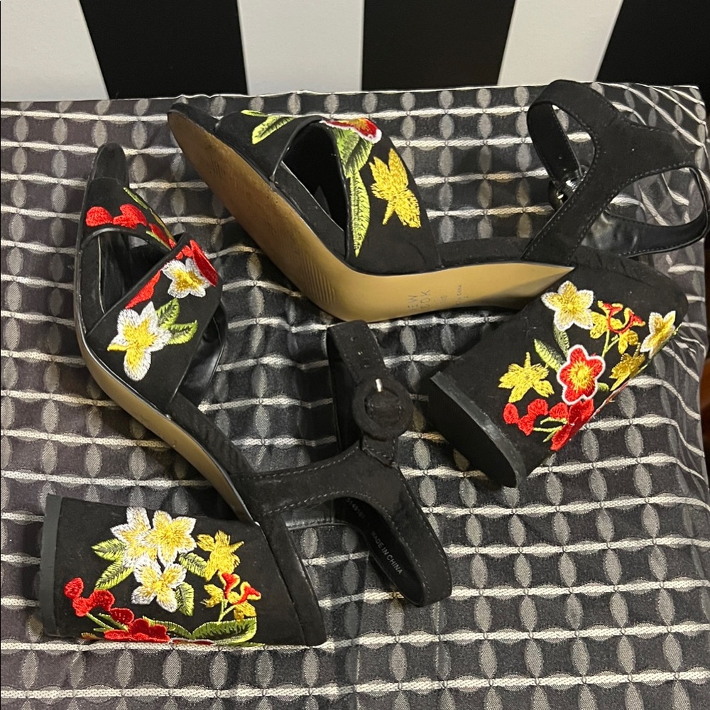 New Look Black Floral Embroidered Boho Block Heels; Sz 9 US; 40 UK - Picture 5 of 6